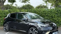 Black Used 2022 Renault Clio V Engineered Hatchback | £14,890 (Fair price)