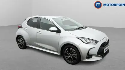 Used Toyota Yaris Design 116 HP (85 kW) 2020 Silver Hatchback