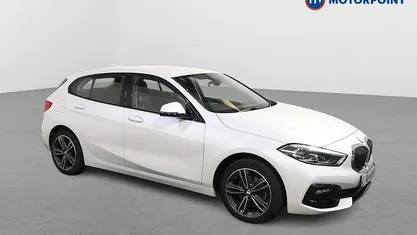 Used BMW 118 Sport Line 136 HP (100 kW) 2023 White Hatchback