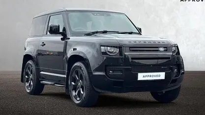 Used 2025 Land Rover Defender SE Dynamic Estate | £56,999 (Super price)