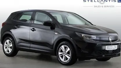 Used Vauxhall Grandland X Design Edition 131 HP (96 kW) 2024 SUV
