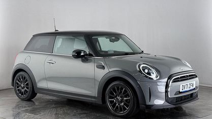Używany Mini Cooper Classic 136 KM (100 kW) 2021 Szary Hatchback