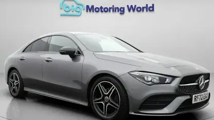 Usado Mercedes CLA180 AMG line 136 CV (100 kW) 2022 Gris Berlina