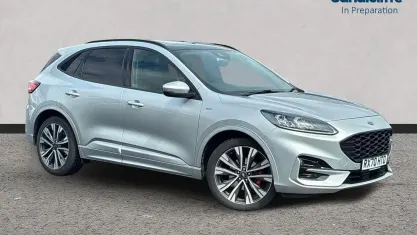 Usado Ford Kuga ST-Line X 150 HP (110 kW) 2020 Prateado SUV