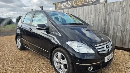 Second-hand Mercedes A180 Avantgarde 109 CP (80 kW) 2011 Negru Hatchback