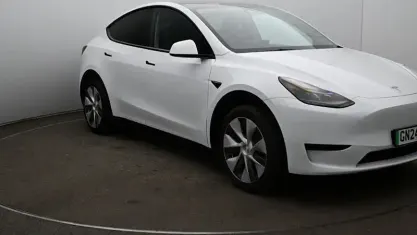 Używany Tesla Model Y RWD 219 kW (299 KM) 2024 Biały SUV