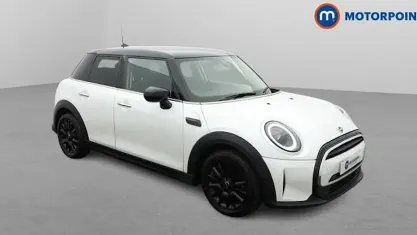 Begagnad Mini Cooper Classic 136 HK (100 kW) 2022 Vit Halvkombi