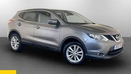Grey Used 2016 Nissan Qashqai N-Connecta SUV | £5,295 (Fair price)