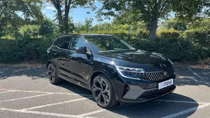 Used Renault Austral Iconic Esprit Alpine 200 HP (147 kW) 2025 Black  SUV