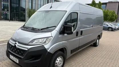 Begagnad Citroën Relay 140 HK (102 kW) 2023 Van