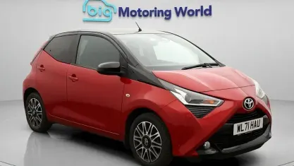 Usado Toyota Aygo X-clusiv 72 HP (52 kW) 2021 Vermelho Citadino