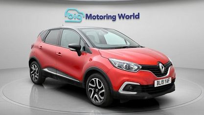 Używany Renault Captur Iconic 90 KM (66 kW) 2019 Czerwony SUV