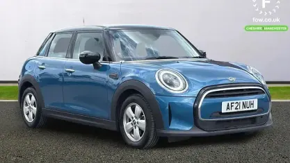 Używany Mini Cooper Comfort 136 KM (100 kW) 2021 Niebieski Hatchback