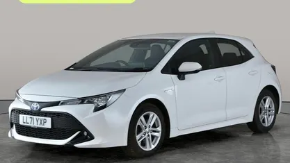 Used Toyota Corolla 122 HP (89 kW) 2022 White Hatchback