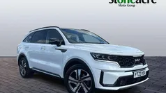 White Used 2023 Kia Sorento SUV | £36,995 (Fair price)