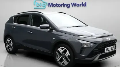 Usado Hyundai Bayon Premium 101 HP (74 kW) 2023 Cinzento SUV