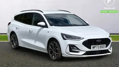 Käytetty Ford Focus ST-Line X 125 HP (91 kW) 2023 Valkoinen Farmari