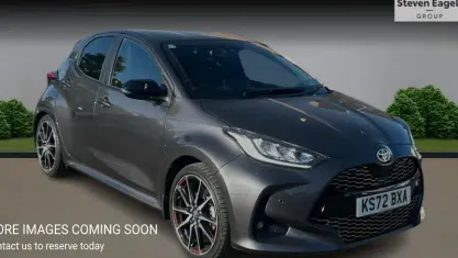 Usado Toyota Yaris Hybrid Sport 116 HP (85 kW) 2023 Citadino
