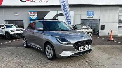 Używany Suzuki Swift 82 KM (60 kW) 2025 Srebrny Hatchback