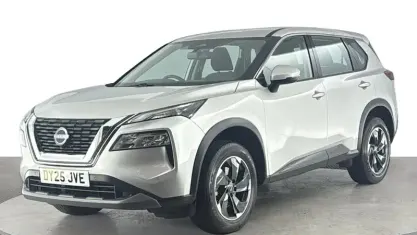 Używany Nissan X-Trail Acenta Premium 163 KM (119 kW) 2025 Srebrny SUV
