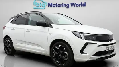 Second-hand Vauxhall Grandland X Ultimate 131 CP (96 kW) 2024 Alb SUV