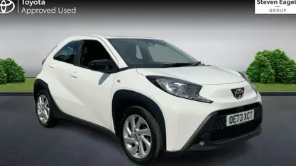 Used Toyota Aygo X PURE 72 HP (52 kW) 2023 White SUV