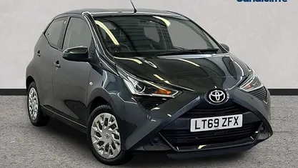 Used 2019 Toyota Aygo X-play Hatchback | £7,814 (Fair price)
