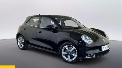 Begagnad Ora 03 Pure+ 125 kW (171 HK) 2024 Svart Halvkombi