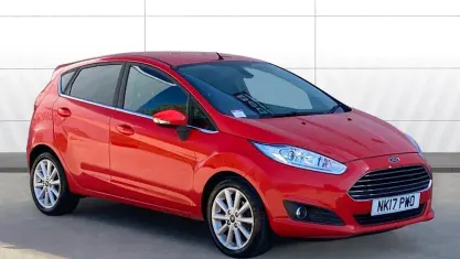 Used Ford Fiesta Titanium 75 HP (55 kW) 2017 Red Hatchback