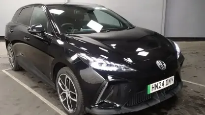 Begagnad MG MG4 EV Trophy 150 kW (204 HK) 2025 Halvkombi