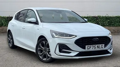 White New 2025 Ford Focus ST-Line Hatchback | £23,149 (Fair price)