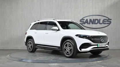 Käytetty Mercedes EQB300 AMG line 167 kW (228 HP) 2023 Valkoinen Katumaasturi