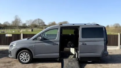 Used Ford Tourneo Titanium 114 HP (83 kW) 2024 Estate