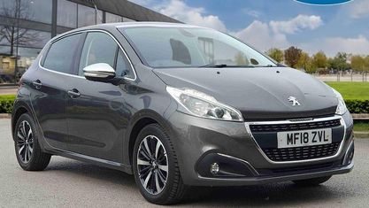 Używany Peugeot 208 Allure Premium 82 KM (60 kW) 2018 Szary Hatchback