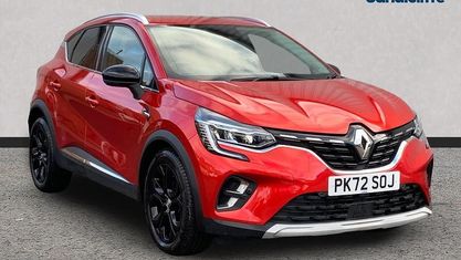 Używany Renault Captur Techno 160 KM (117 kW) 2022 Czerwony SUV