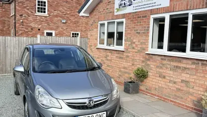 Used Vauxhall Corsa 101 HP (74 kW) 2013 Silver Hatchback