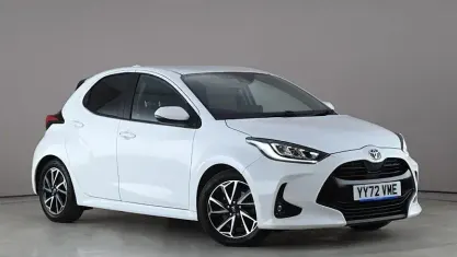 Begagnad Toyota Yaris Hybrid Design 116 HK (85 kW) 2026 Halvkombi