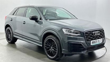 Begagnad Audi Q2 Black Edition 150 HK (110 kW) 2020 Grå SUV