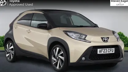 Used Toyota Aygo X 72 HP (52 kW) 2023 Beige SUV