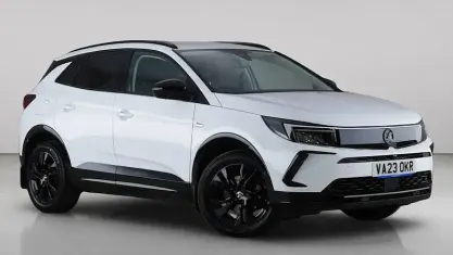 Used Vauxhall Grandland X S 131 HP (96 kW) 2023 White SUV