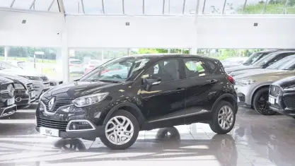 Used Renault Captur Dynamique 90 HP (66 kW) 2016 Black SUV