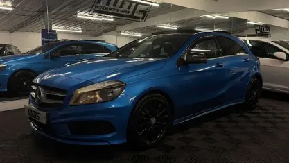 Usado Mercedes A200 AMG 136 CV (100 kW) 2014 Azul Utilitario