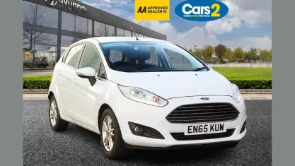 Used Ford Fiesta Zetec 101 HP (74 kW) 2016 White Hatchback