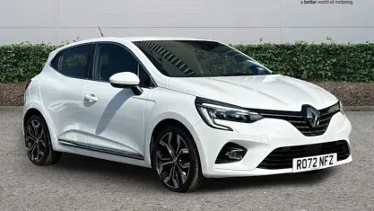 Used Renault Clio SE 90 HP (66 kW) 2022 White Hatchback