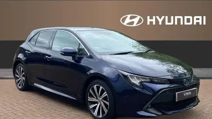 Used Toyota Corolla Design 122 HP (89 kW) 2022 Blue Hatchback