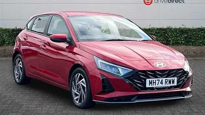 Used Hyundai i20 Advanced 101 HP (74 kW) 2024 Red Hatchback