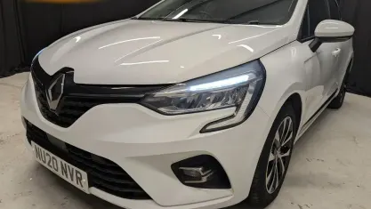 Used Renault Clio Iconic 75 HP (55 kW) 2020 White Hatchback