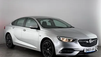 Silver Used 2019 Vauxhall Insignia Design Edition Hatchback | £8,100 (Fair price)