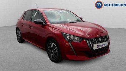 Używany Peugeot 208 Allure+ 131 KM (96 kW) 2023 Czerwony Hatchback