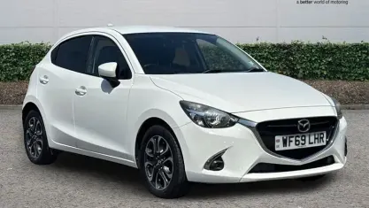 Used Mazda 2 Inclusive 90 HP (66 kW) 2019 White Hatchback